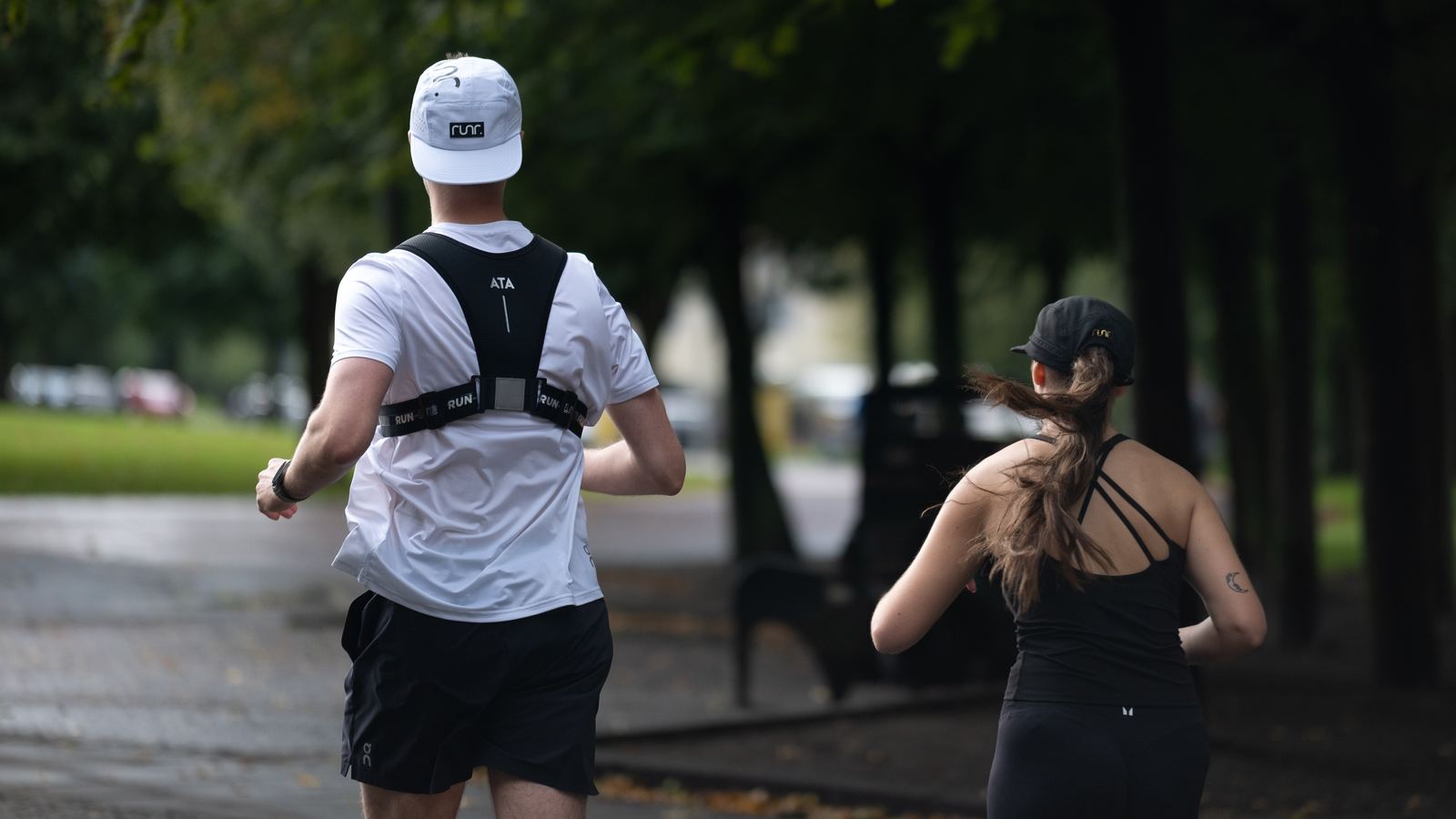 Big Glasgow Running Event - runners and the crowd on the day