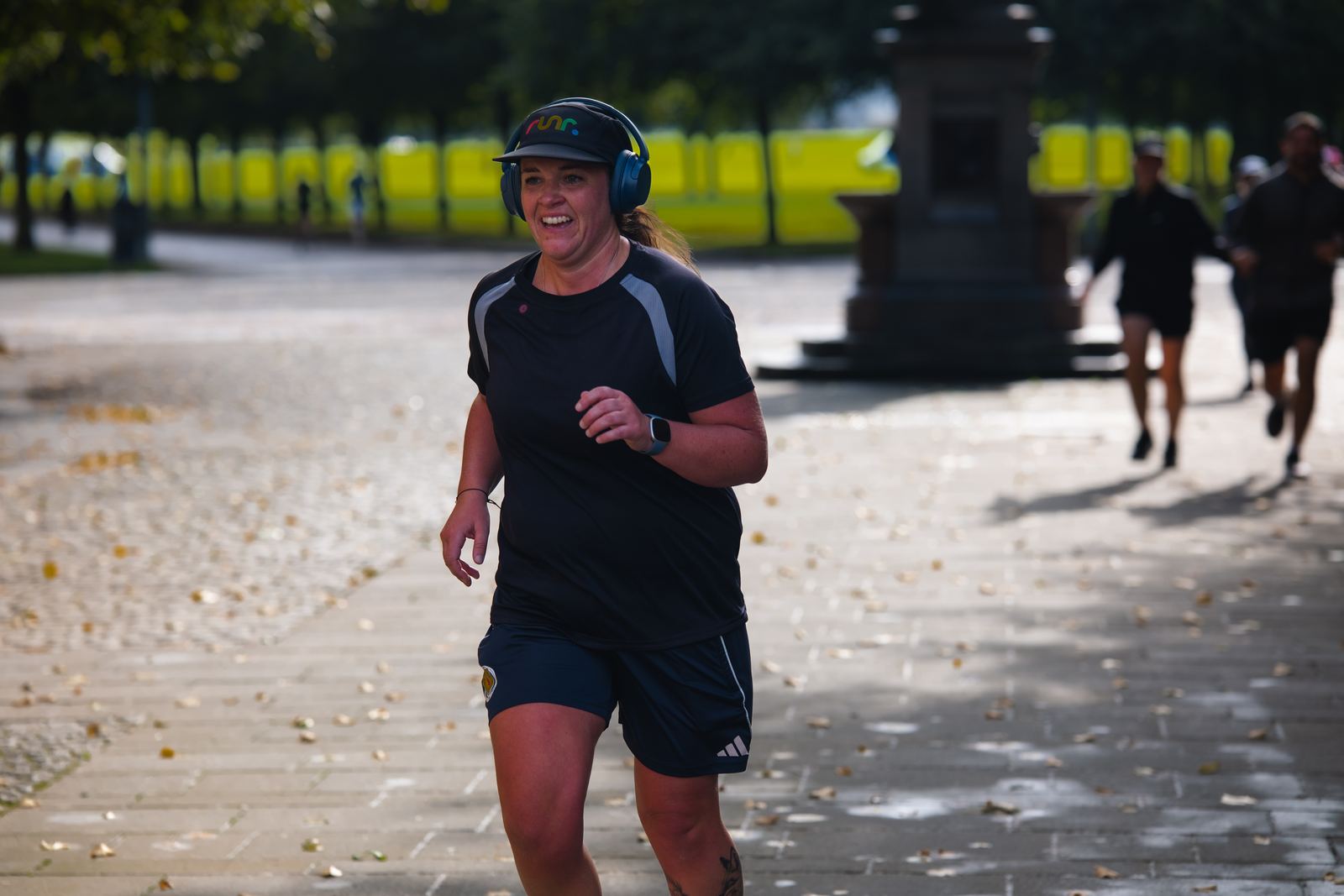 Big Glasgow Running Event - runners and the crowd on the day